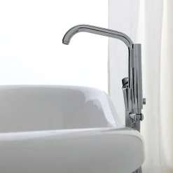 Baignoire Autoportante Blanche Avec Pieds Argentés Romantica