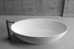 Baignoire îlot en fonte minérale (fonte minérale) RIO STONE - 180x85cm - Avec siphon, Blanc mat, Avec robinet mitigeur 8028B