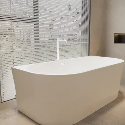 Balneo Baignoire blance semi-îlot Murale 150x75cm, accessoires blanc, Acrylique thermoformé 3.5mm, avec pieds réglables, VIVA