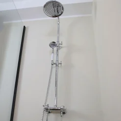 Colonne de douche chromé rétro mitigeur mécanique Essebagno Leeds 2