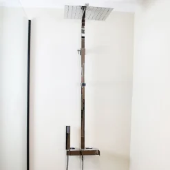 Colonne de douche chromée avec mitigeur mécanique Essebagno Kiara