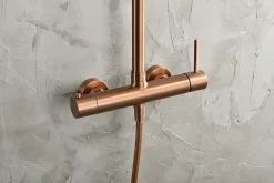 Colonne de douche externe CURVED Mitigeur monocommande Or rose brosséChroméNoir matCanon de fusilOr brosséOr rose brossé Colonne