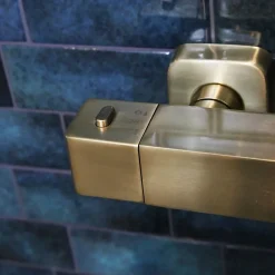 Colonne de douche or brossé avec thermostatique 300 Essebagno Quartos