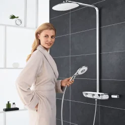 Colonne de douche thermostatique GROHE Rainshower System SmartControl Mono 360 Blanc/chromé + Tablette douche d'angle Start Cube