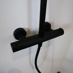 Colonne de douche thermostatique noir Essebagno Luisa