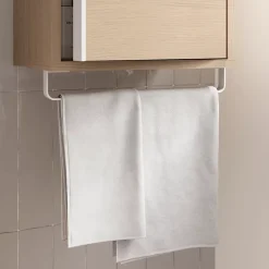 Colonne de salle de bains suspendue avec porte-serviettes effet bois l.36 x H.115 x P.30 cm, GoodHome Maza