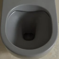 Cuvette WC suspendu gris mat 54 cm sans bride fixations invisibles - Cyrus