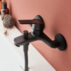 Ensemble bain douche avec mitigeur mécanique mural JACOB DELAFON Aimé noir + nettoyant