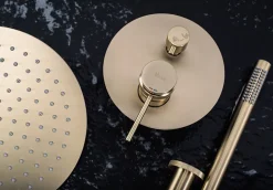 Kit De Douche Encastré Rea Lungo Grip Brush Gold + Box