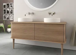 Meuble sous-vasque à suspendre l.141 cm avec plan de toilette, 2 vasques à poser et pieds H.29 cm, effet chêne tabac, Idra