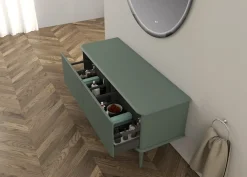 Meuble sous-vasque à suspendre l.141 cm avec plan de toilette et pieds H.29 cm, vert mat, Idra