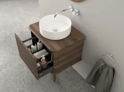 Meuble sous-vasque à suspendre l.61 cm avec plan de toilette, vasque à poser et pieds H.29 cm, effet noyer, Idra