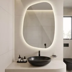 Miroir forme originale lumineux Tulup 91 x 66 cm découpe biseautée lumière chaud