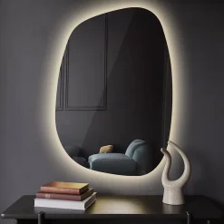 Miroir forme originale lumineux Tulup 91 x 66 cm découpe biseautée lumière chaud