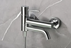 Mitigeur baignoiredouche chrome en laiton et zamac avec flexible PVC 180 cm