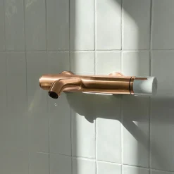 Mitigeur bain-douche cuivre et marbre blanc Essebagno Manopola