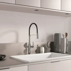 Mitigeur de cuisine chromé et noir avec douchette Kramer Groupe Swan