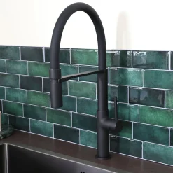 Mitigeur de cuisine noir avec douchette EsseBagno Magnet