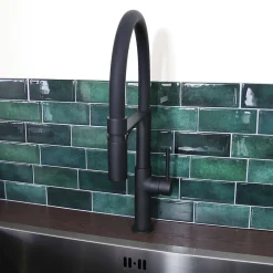 Mitigeur de cuisine noir avec douchette EsseBagno Magnet