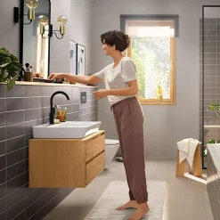 Mitigeur de lavabo avec bec orientable, tirette et vidage noir mat, Hansgrohe Rebris E 210