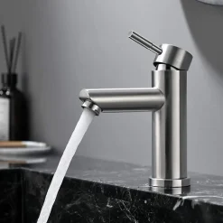 Mitigeur de lavabo monocommande en acier inoxydable, mitigeur de salle de bain au design moderne, eau chaude et froide réglable