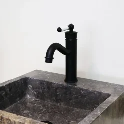 Mitigeur lavabo bas noir Essebagno Leeds
