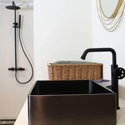 Mitigeur lavabo haut noir Essebagno Indus