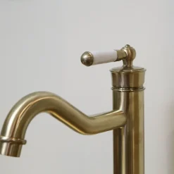 Mitigeur lavabo rétro haut or brossé Essebagno Leeds
