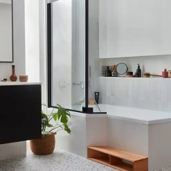 Pack baignoire bain douche 180 x 90 JACOB DELAFON Neo version gauche + pare bain noir mat + tablier de baignoire en angle