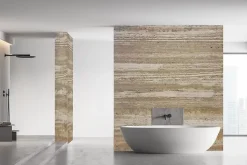 Panneau 2500x1200x25 mm en véritable Travertin strié sur composite à chants nus