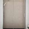 Paroi de douche coulissante 1 porte 1 fixe 1 porte 140 cm (Adaptable 134-139cm) Verre 6 mm clair anti-calcaire Profil Chrome