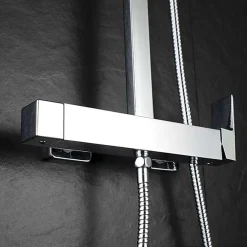 Robinet de douche monocommande rond CHE avec finition chromée brillante en laiton Kibath
