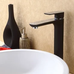 Robinet de lavabo de haute qualité Robinet de salle de bain 4025CB en noir mat