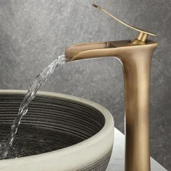 Robinet de lavabo REA Laguna antique brush gold high