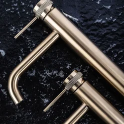 Robinet De Lavabo Rea Lungo Grip High Brush Gold