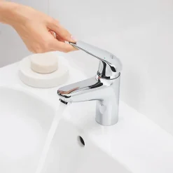 Robinet lave-mains GROHE Swift ouverture eau froide chromé