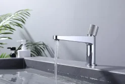 Robinet pour lavabo vasque et évier design en laiton peu bruyant et avec aérateur économie d'eau - H. 16,3cm - Chrome