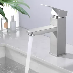 Robinet Salle Bain Carrée Mitigeur de lavabo Eau Froide Chaude Disponible Robinet Lavabo en Acier Inoxydable Mousseur Démontable