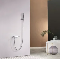 Set douche en laiton et zamak chrome avec tuyau PVC 180 cm et douchette ronde