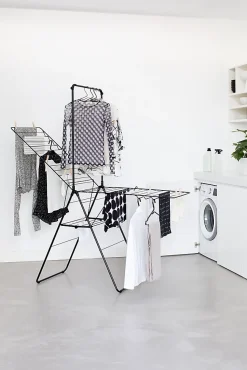 Étendoir à linge 25 m Brabantia Hangon avec portant à cintre coloris noir
