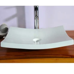 Vasque plate blanche en résine à poser pour salle de bain moderne
