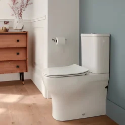 WC à poser compact sans bride sortie universelle JACOB DELAFON avec abattant extra-plat, déclipsable et frein de chute